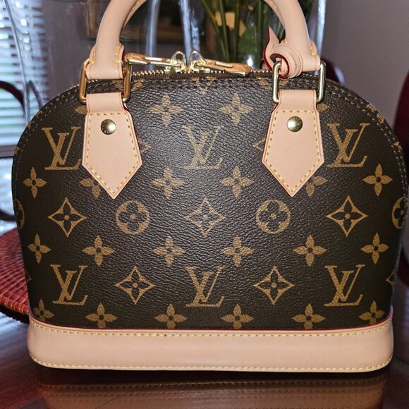 Louis Vuitton Alma BB - Picture 3 of 13